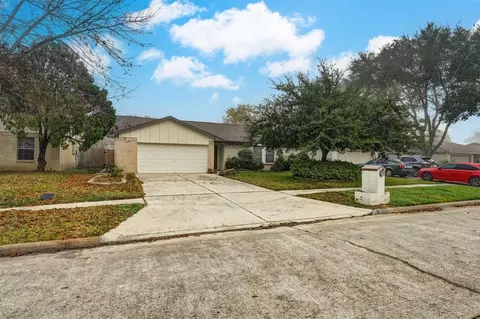 10118 Fernstone Ln, Houston, TX 77070