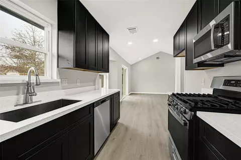 631 Branding Iron Ln, Houston, TX 77060