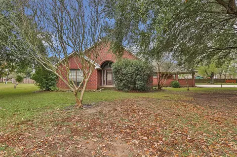 1002 Ransom St, Anahuac, TX 77514