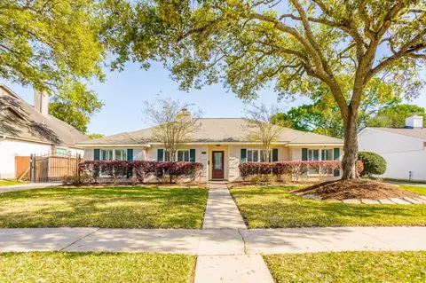 6134 Wigton Dr, Houston, TX 77096