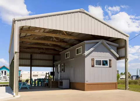 2423 Gulfview Dr, Sargent, TX 77414