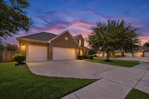 210 Chestnut St, Baytown, TX 77520