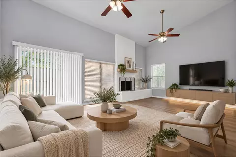 880 Tully Rd #44, Houston, TX 77079