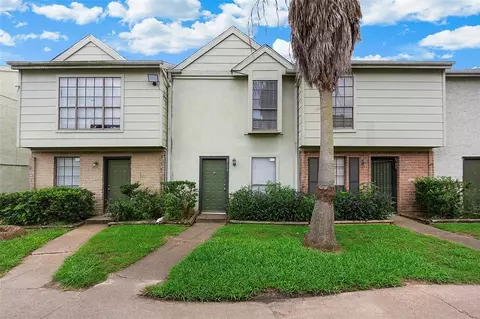 8704 Victorian Village Dr #8704, Houston, TX 77071