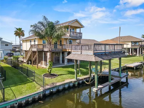 645 Warsaw St, Bayou Vista, TX 77563