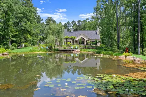129 Stagecoach Cir, Huntsville, TX 77340