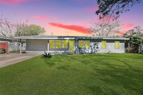 804 23rd Ave N, Texas City, TX 77590