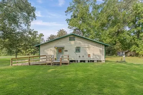 511 Cain Rd, Anahuac, TX 77514