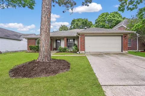 4918 Pleasant Plains Dr, Friendswood, TX 77546