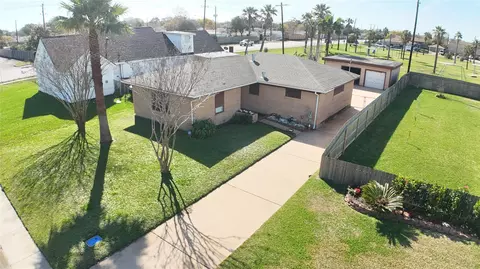 2317 Wimcrest St, Galveston, TX 77551