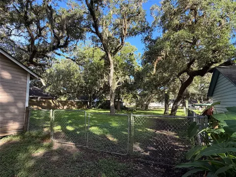 Exterior - 603 E 1st St, Sweeny, TX 77480 photo 3 of 4