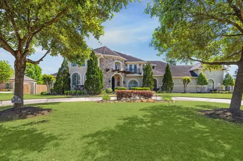 53 New Oak Trl, Kingwood, TX 77346