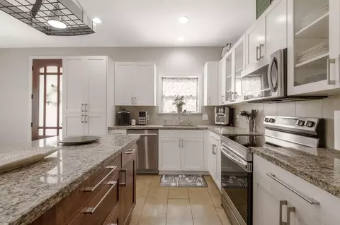 Kitchen - 7 Lakeside, Trinity, TX 75862 photo 2 of 4