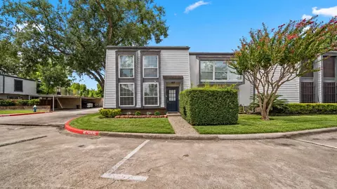 10211 Beekman Place Drive Dr, Houston, TX 77043