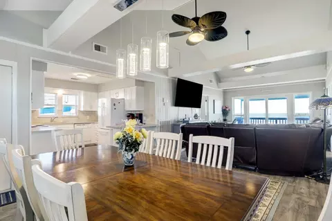 Dining - 814 Beach Dr, Surfside Beach, TX 77541 photo 3 of 4