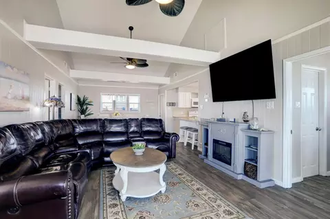 Living - 814 Beach Dr, Surfside Beach, TX 77541 photo 3 of 4