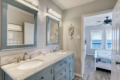 Bath - 814 Beach Dr, Surfside Beach, TX 77541 photo 2 of 3