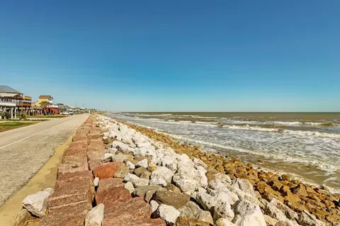 View/Area - 814 Beach Dr, Surfside Beach, TX 77541 photo 4 of 5