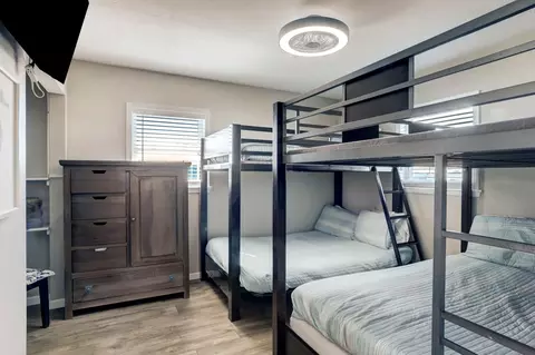 Bedroom - 814 Beach Dr, Surfside Beach, TX 77541 photo 1 of 4