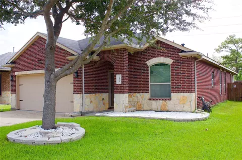 3123 Hurst Green Ln, Fresno, TX 77545