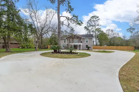 4509 Country Club Dr, Dickinson, TX 77539