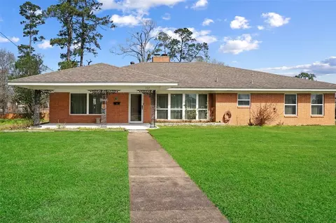 102 Conroe Dr, Conroe, TX 77301 photo 1