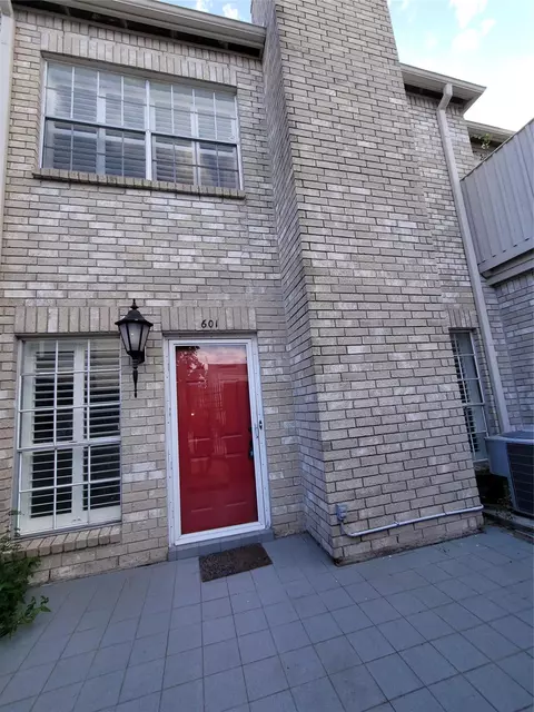 3800 Tanglewilde St #601, Houston, TX 77063