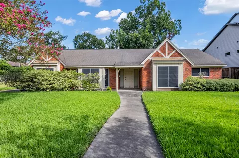 5006 Yarwell Dr, Houston, TX 77096