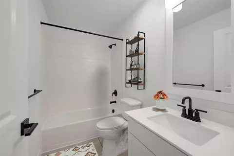 Bath - 7834 Jade Crest Dr, Angleton, TX 77515 photo 4 of 6