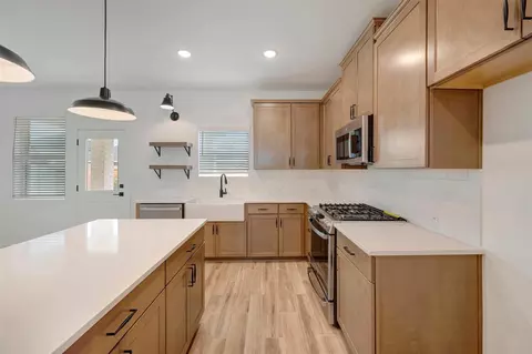 Kitchen - 7834 Jade Crest Dr, Angleton, TX 77515 photo 2 of 4