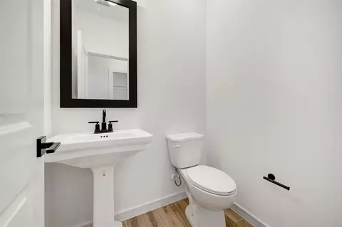 Bath - 7834 Jade Crest Dr, Angleton, TX 77515 photo 3 of 6