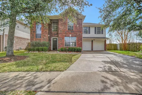 2939 Sailors Moon Dr, Friendswood, TX 77546