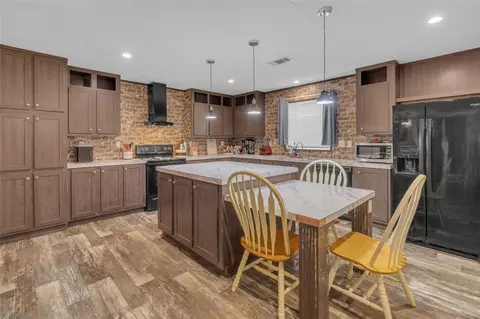 275 Road 5132, Cleveland, TX 77327