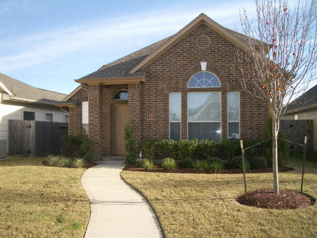 605 Brad Ct, Webster, TX 77598 photo 1