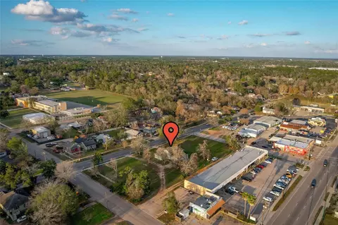 309 E Phillips St, Conroe, TX 77301 photo 5