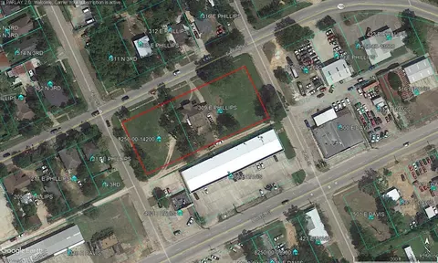309 E Phillips St, Conroe, TX 77301 photo 2