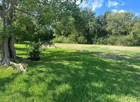 213 S Leroy St, Texas City, TX 77591