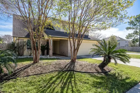 Exterior - 7119 Sandy Knolls Dr, Spring, TX 77379 photo 6 of 9