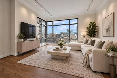 2211 Briarglen Dr #605, Houston, TX 77027