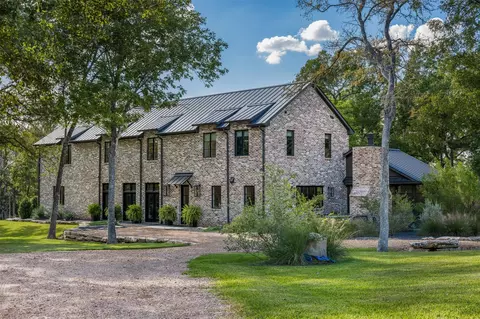 565 Bybee Rd, Round Top, TX 78954