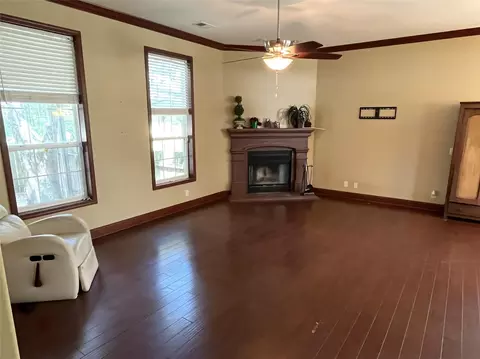 Living - 19989 Post Oak Loop, Thornton, TX 76687 photo 4 of 5