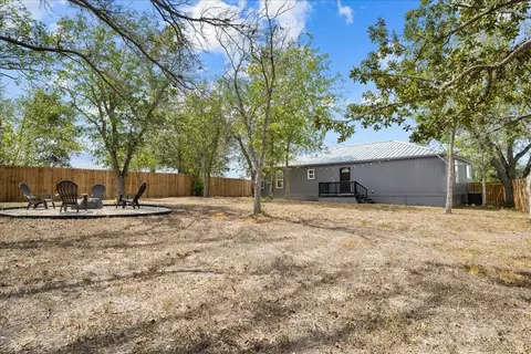 Exterior - 105 Willow Dr, Flatonia, TX 78941 photo 6 of 7