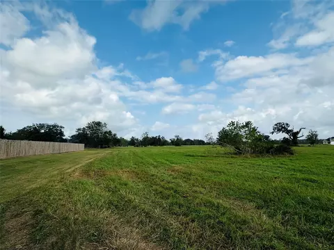 101 Trailblazer Dr, Angleton, TX 77515 photo 5