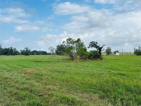 101 Trailblazer Dr, Angleton, TX 77515 photo 6