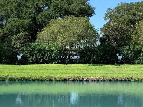 101 Trailblazer Dr, Angleton, TX 77515 photo 2