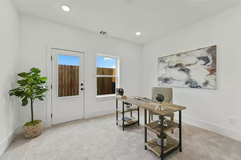 1207 Cavalcade St #B, Houston, TX 77009