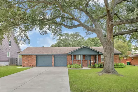 3202 Mckinney Dr, La Marque, TX 77568
