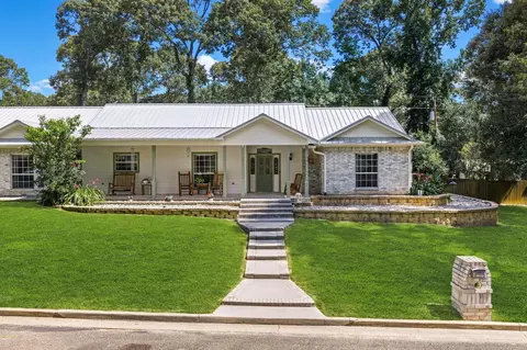 302 Post Oak St, Livingston, TX 77351