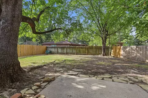 Exterior - 4118 Pinebridge Ln, Spring, TX 77388 photo 6 of 10