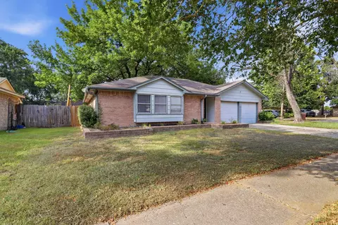 Exterior - 4118 Pinebridge Ln, Spring, TX 77388 photo 3 of 10